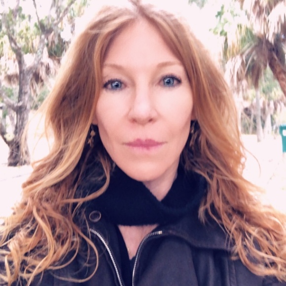 Meet your Posher, Dee dee - Picture 3 of 4